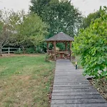 Domaine En Castanet Hébergement de vacances *