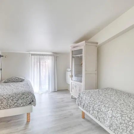 Domaine En Castanet בית נופש *