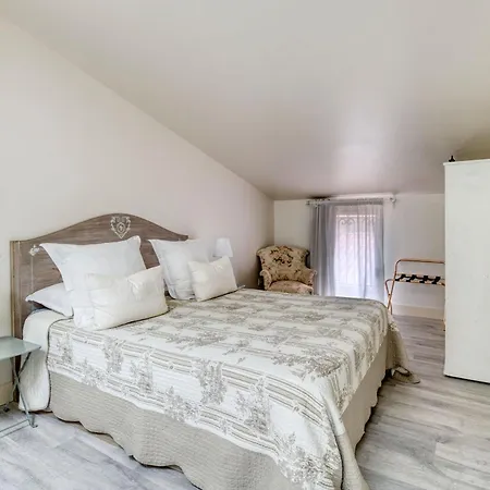 בית נופש Domaine En Castanet